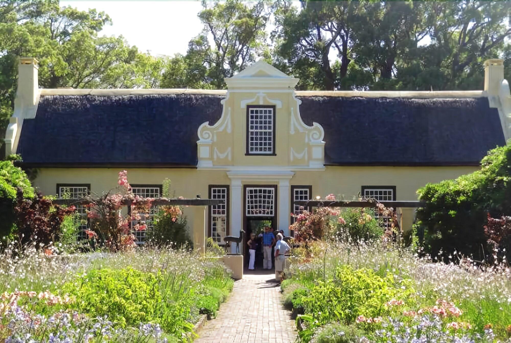 Manor On The Bay Hotel Gordons Bay Exterior photo