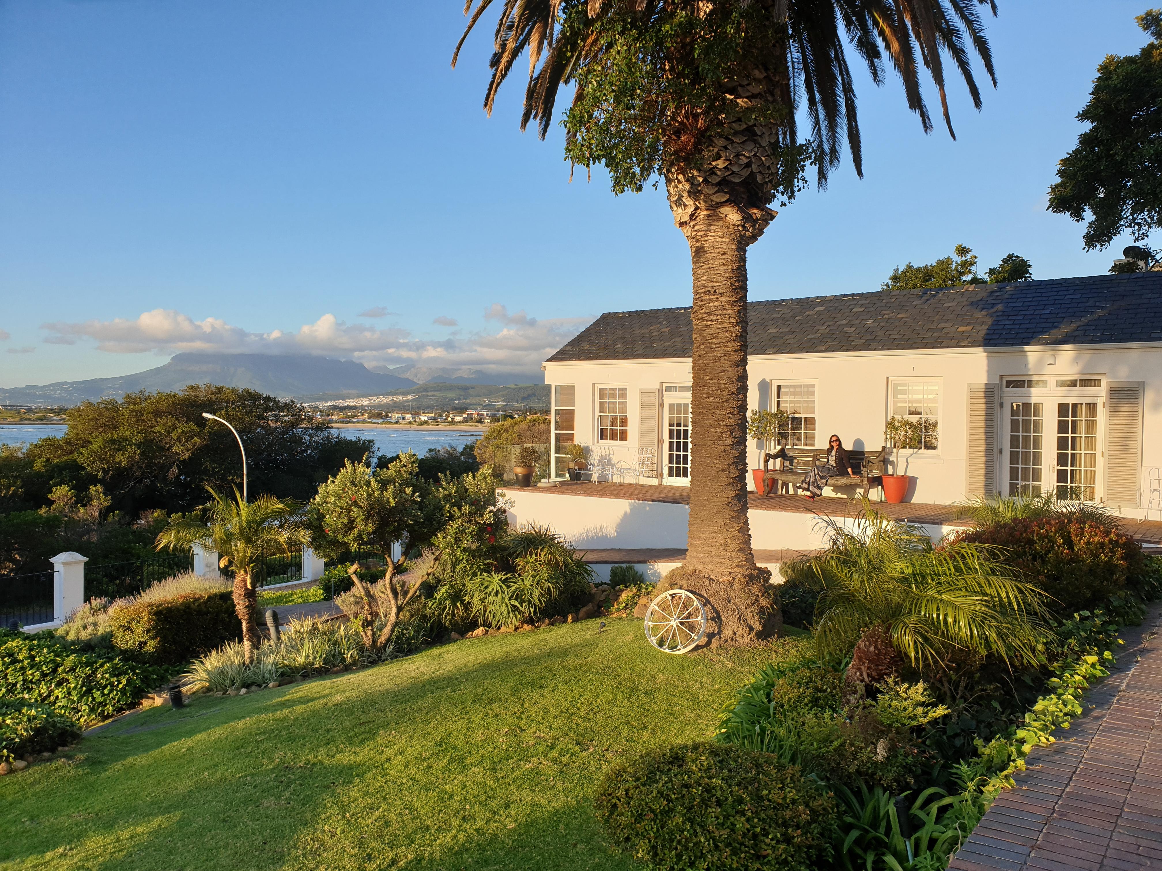 Manor On The Bay Hotel Gordons Bay Exterior photo