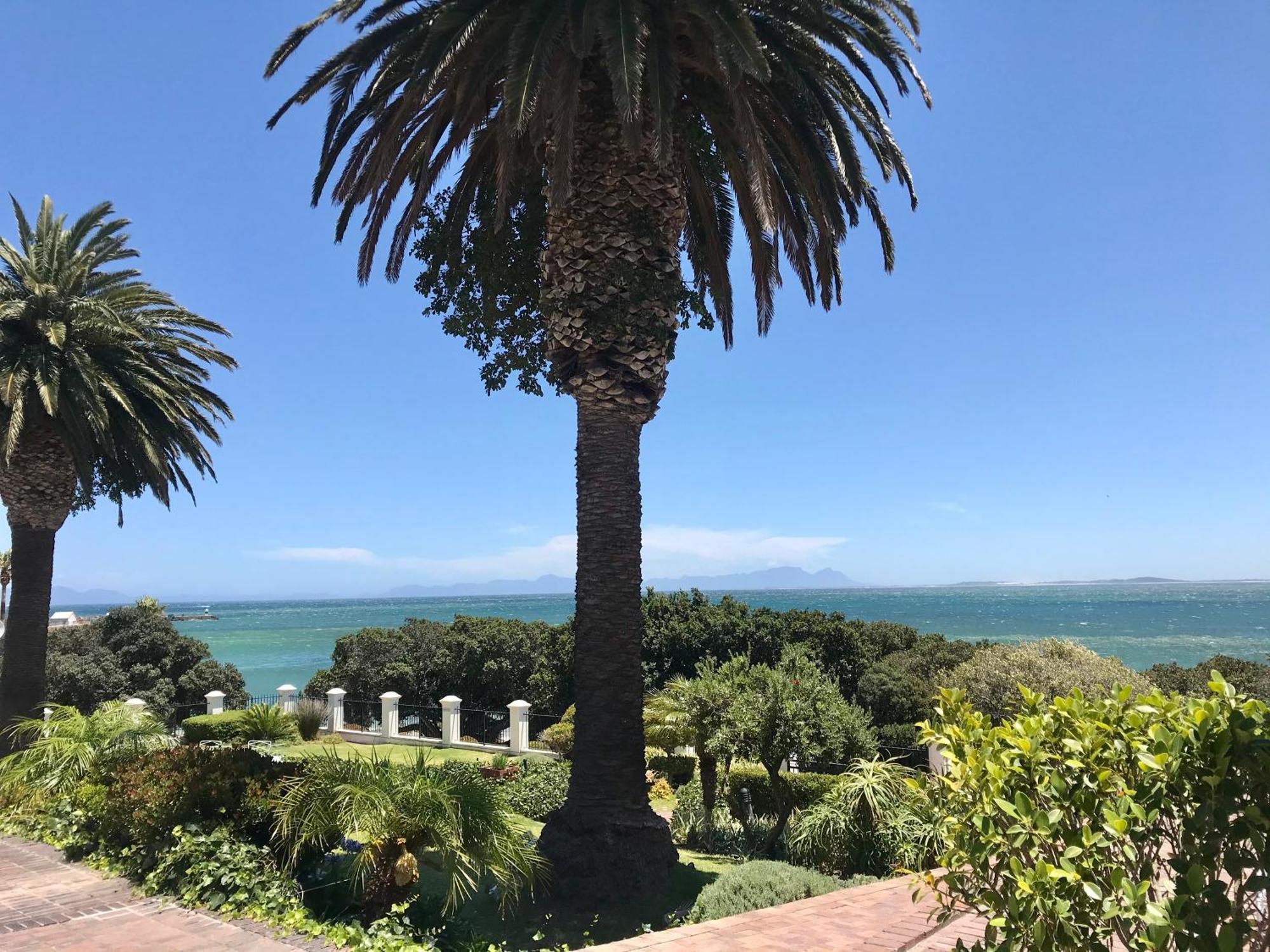 Manor On The Bay Hotel Gordons Bay Exterior photo