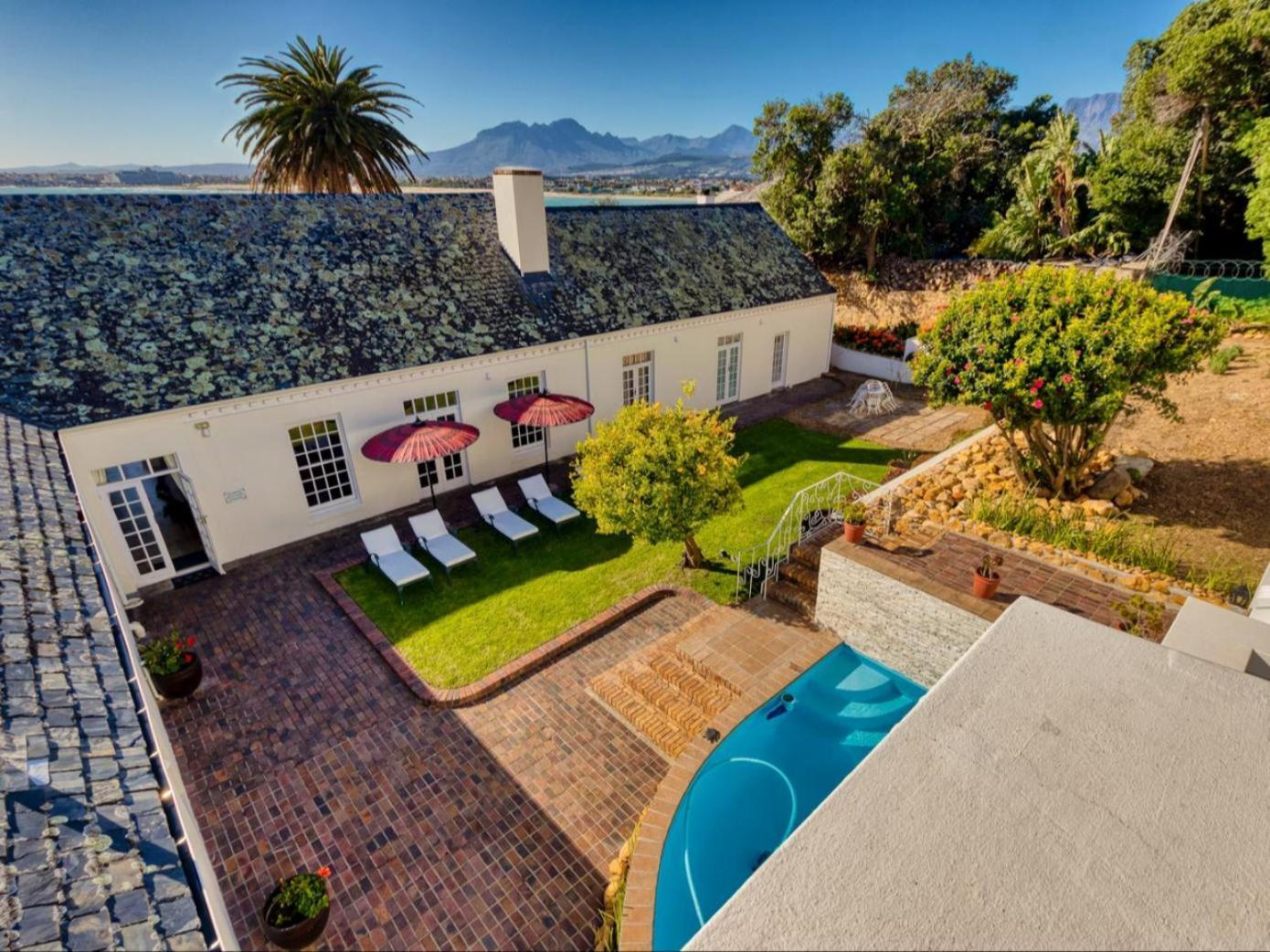 Manor On The Bay Hotel Gordons Bay Exterior photo